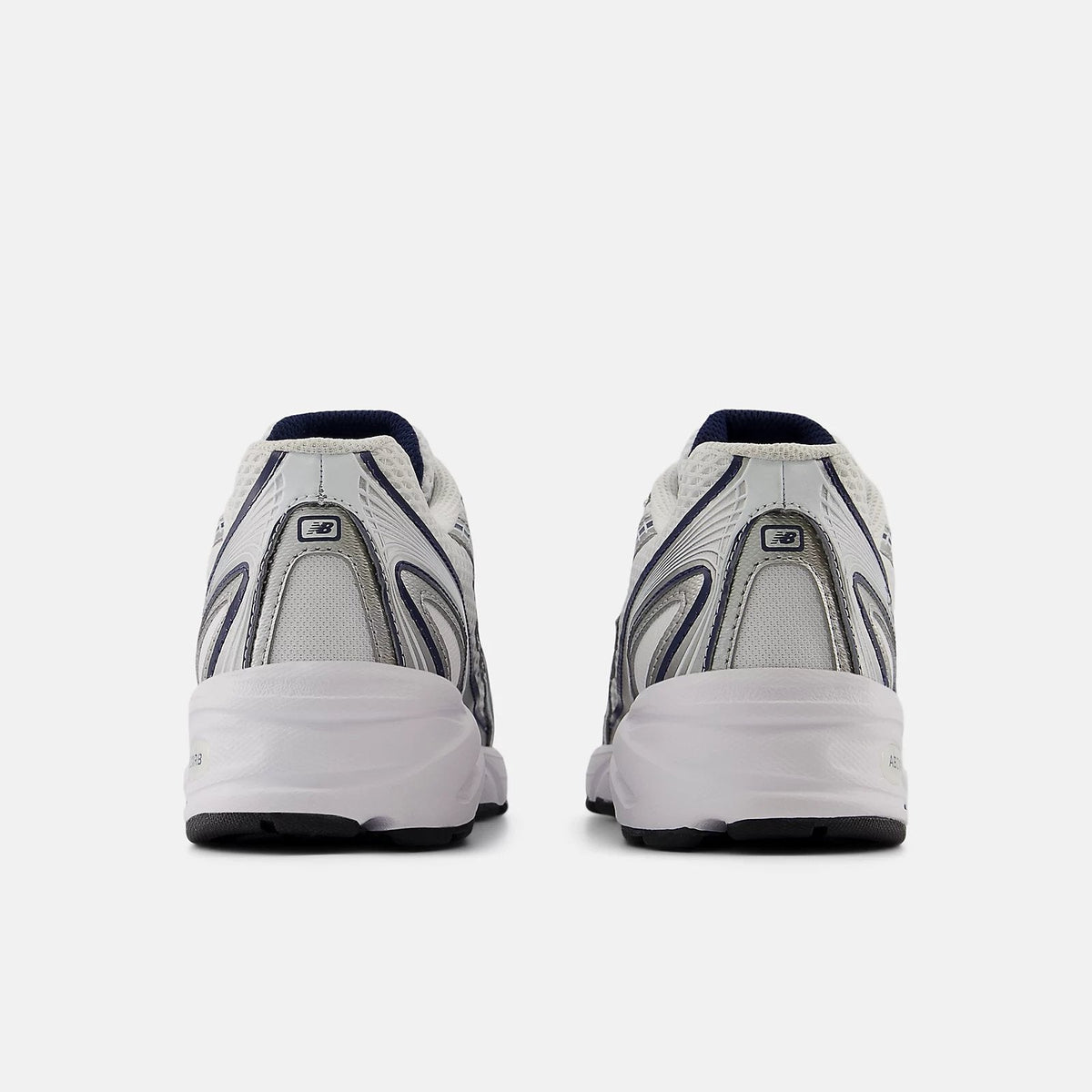 Women’s New Balance 740 Retro Trainers